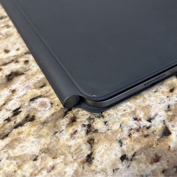 2021 iPad Pro - 11” - Picture 14 of 16